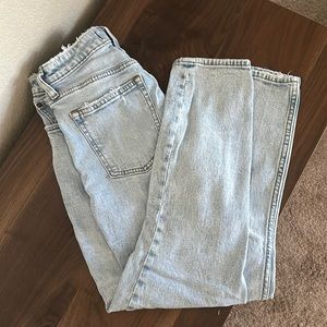 Abercrombie CurveLove 27S cropped light wash denim